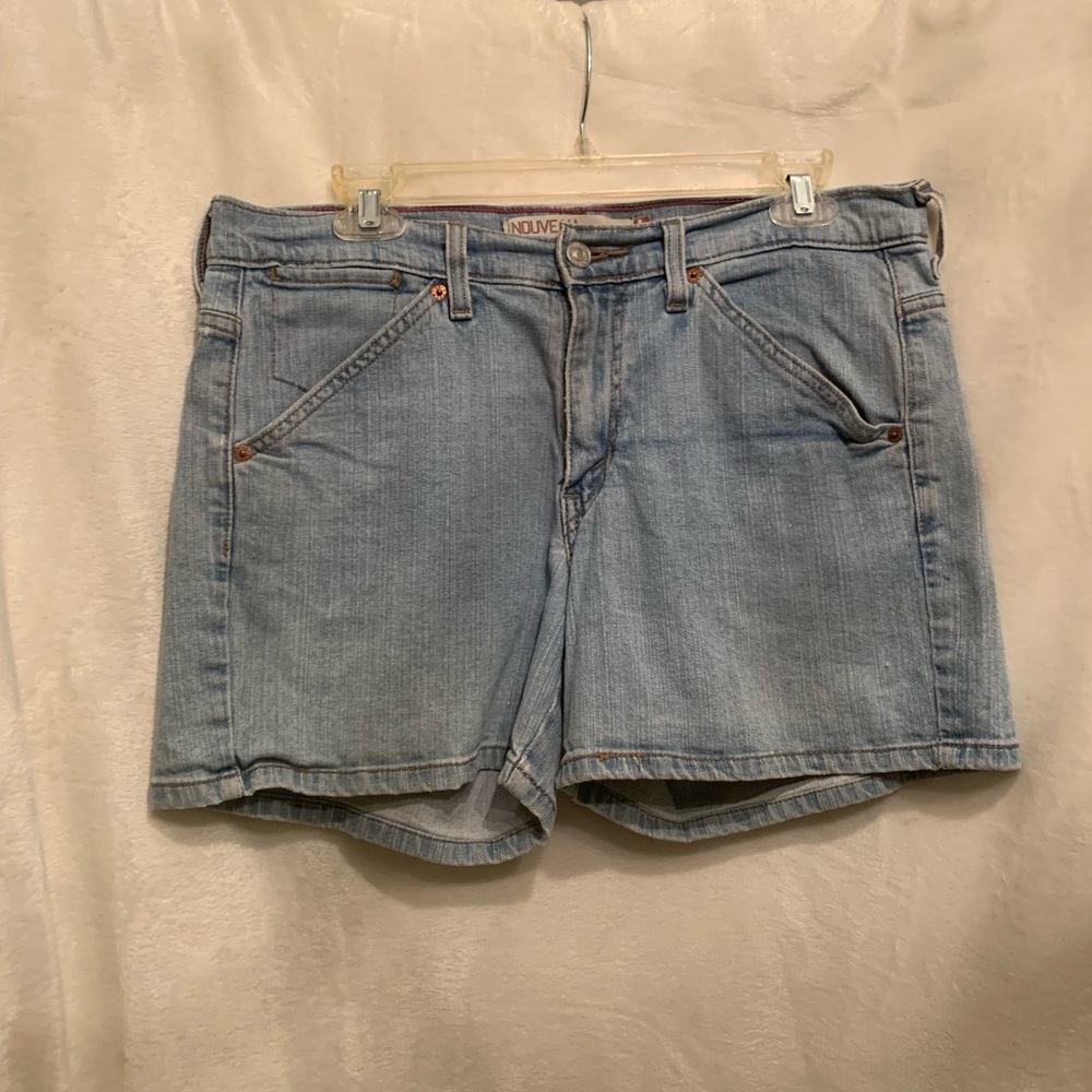 EUC Levis 515 Nouveau Denim Shorts Size 10